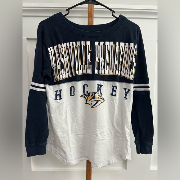NHL Nashville Predators Hockey 5th & Ocean Navy Blue Long Sleeve Shirt sz Med - Picture 1 of 6